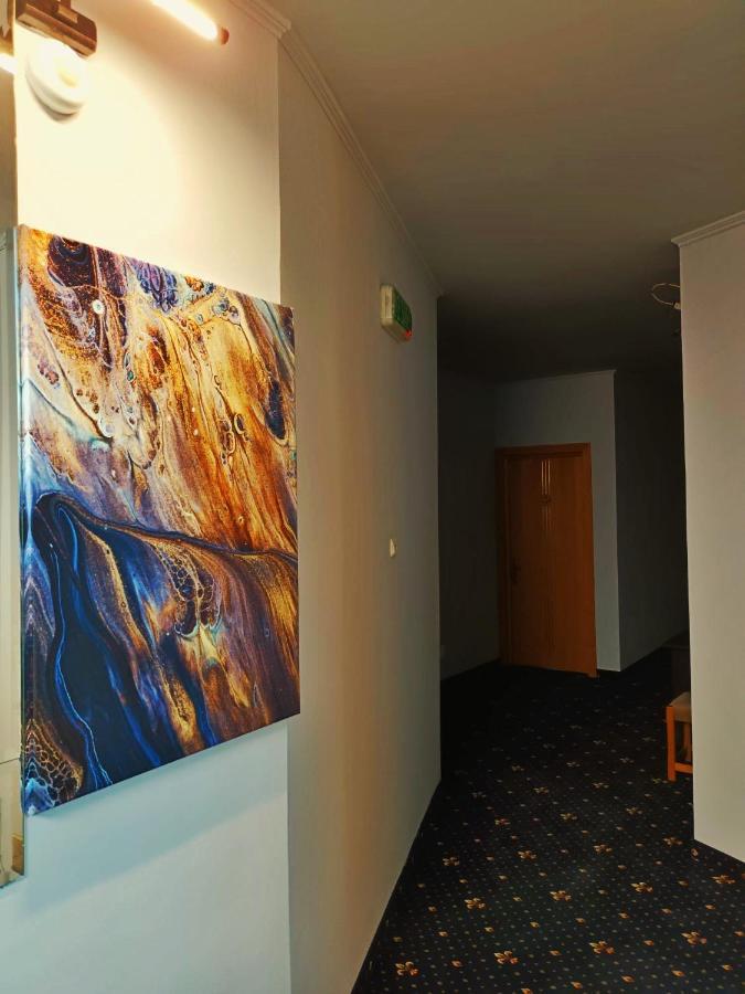 Hotel Duet Piteszti Zewnętrze zdjęcie